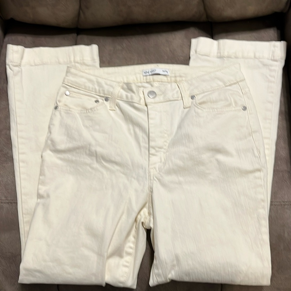 Nine West Kick Flare cream stretchy jeans sz 8